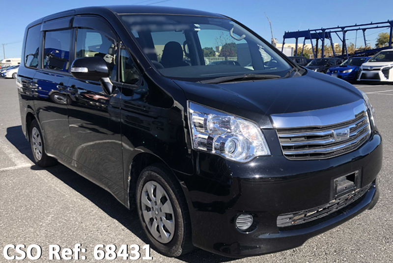 Toyota / Noah 2013